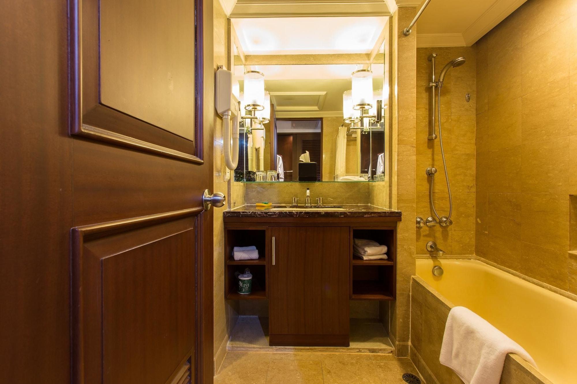 Le Grandeur Hotel Balikpapan Exterior foto