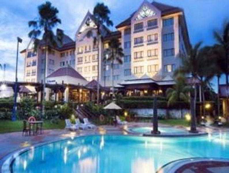 Le Grandeur Hotel Balikpapan Exterior foto