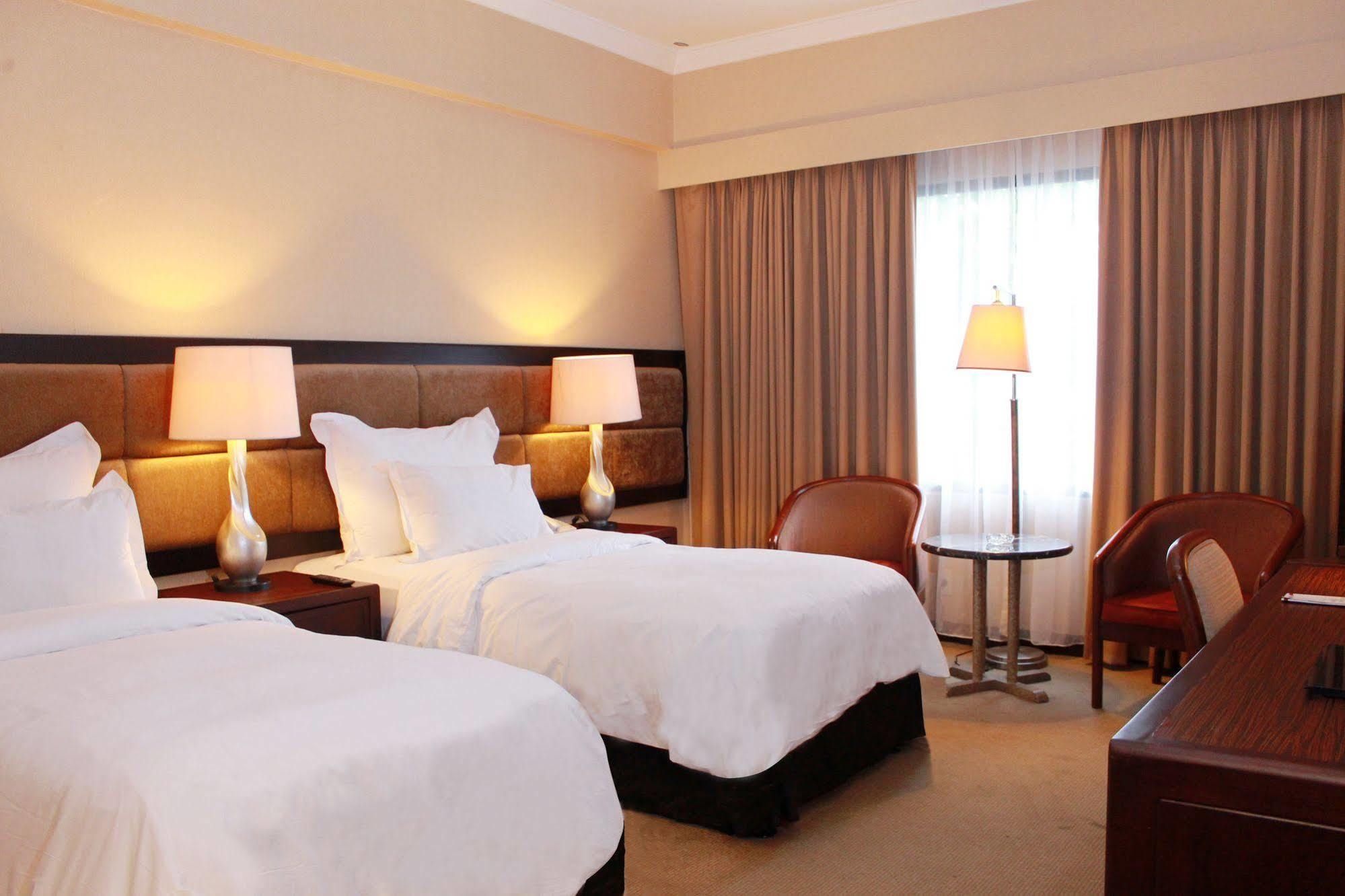 Le Grandeur Hotel Balikpapan Exterior foto